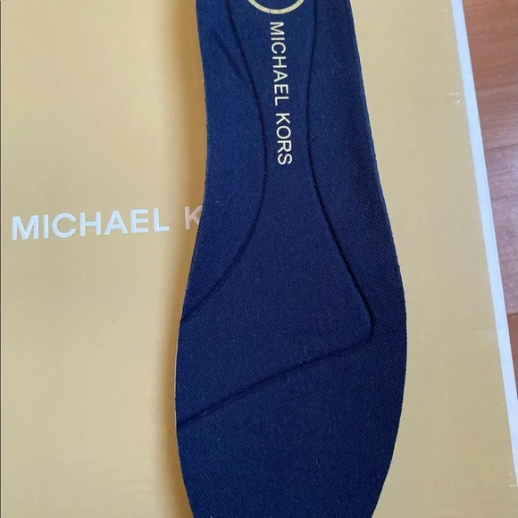 Michael Kors sneakers Size 7.5 - Picture 7 of 7